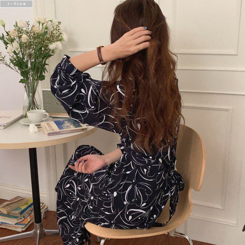 폴링 유니크 패턴 롱원피스 2color 제이플로우 가을 봄 플라워 허리끈 벨트 퍼프 쉬폰