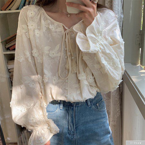 리셀 오버핏 플라워 자수 매듭 블라우스 1col 봄 여름 시스루 루즈핏 벌룬 제이플로우