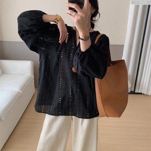 루더 브이넥 펀칭 자수 오버핏 코튼 블라우스 2col 가을 봄 나그랑 벌룬 제이플로우