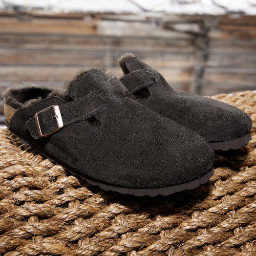 버켄스탁 보스턴 시어링 스웨이드 슬리퍼 모카