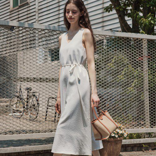 [제로스트릿] 슬리브리스 브이넥 원피스 SLEEVELESS V-NECK ONE-PIECE / IVORY